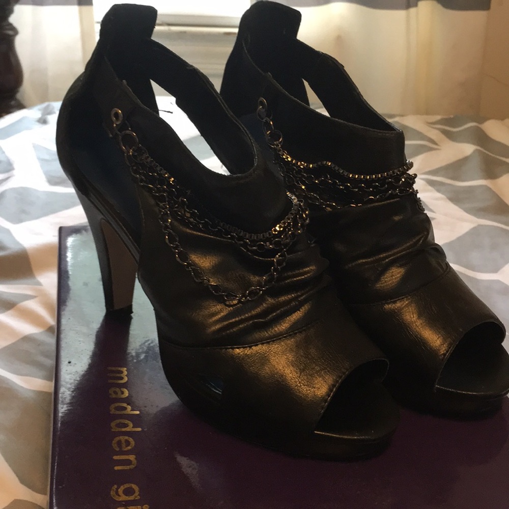 Madden Girl punk chain heels kixs 7.5